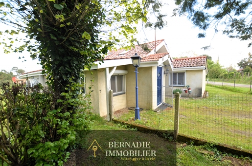 Nicely renovated house with plot of 3399 m2 in Sorbets, Near Nogaro