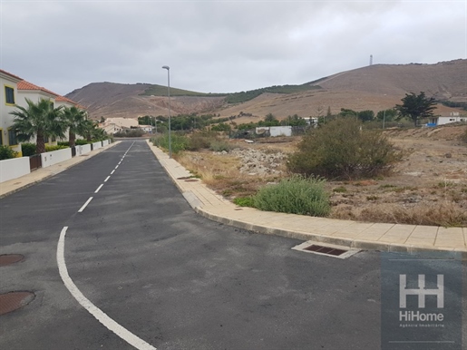 Les lots sont vendus en entreprise urbanisée sur l'île de Porto Santo