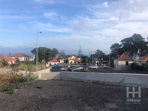 Deux parcelles de terrain sont en vente à Figuerinhas - Caniço