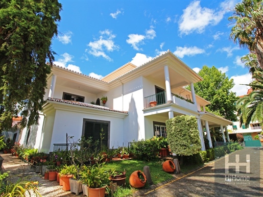 Granja tradicional con villa de 6 dormitorios, piscina y magníficos jardines, Funchal