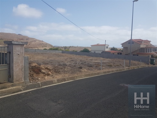 Land with 590 m2 in the Island of Porto Santo