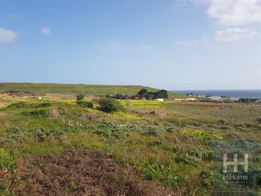 Land with 3,280 m2 is sold on the island of Porto Santo