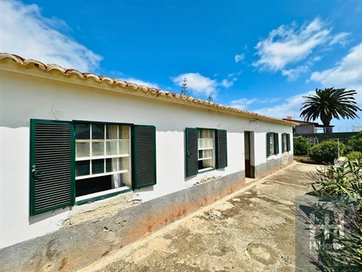 Moradia T4 com terreno de 1800 m2 na Ilha do Porto Santo