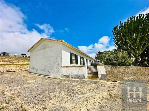 Villa de 4 chambres avec terrain de 1800 m2 sur l'île de Porto Santo