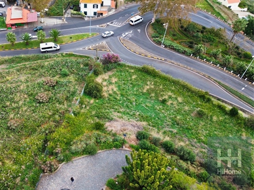 Grundstück für den Bau eines Einfamilienhauses in Funchal mit Meerblick