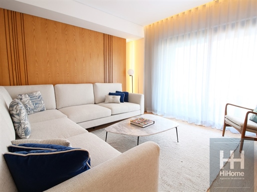 Apartamento T3 com Piscina e 293 m2 de espaço exterior no Madeira Acqua Residences