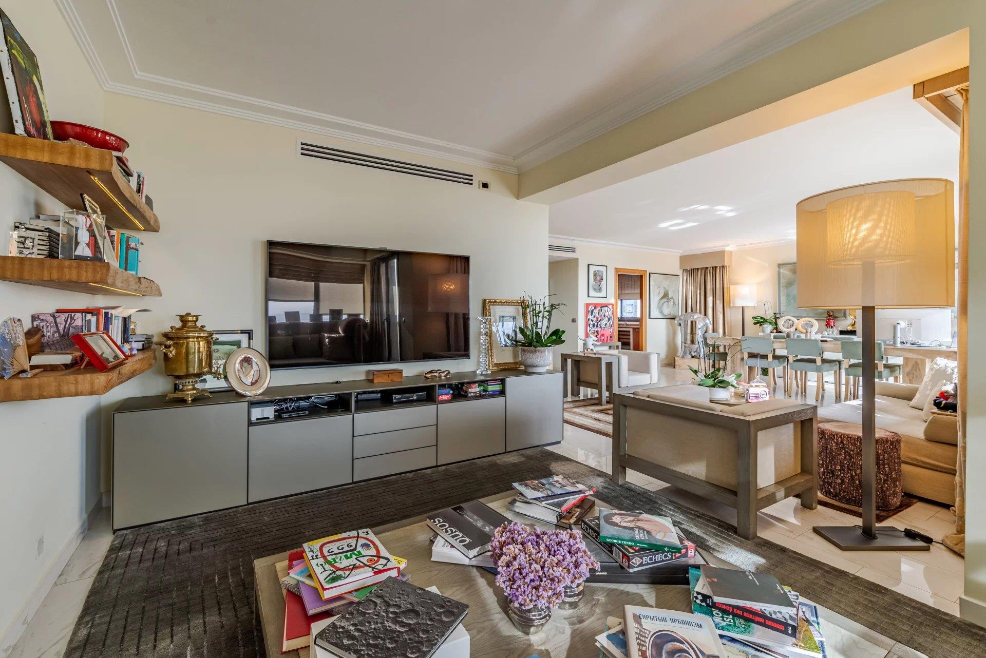 Monaco Condamine - Splendid six-room triplex with panoramic views