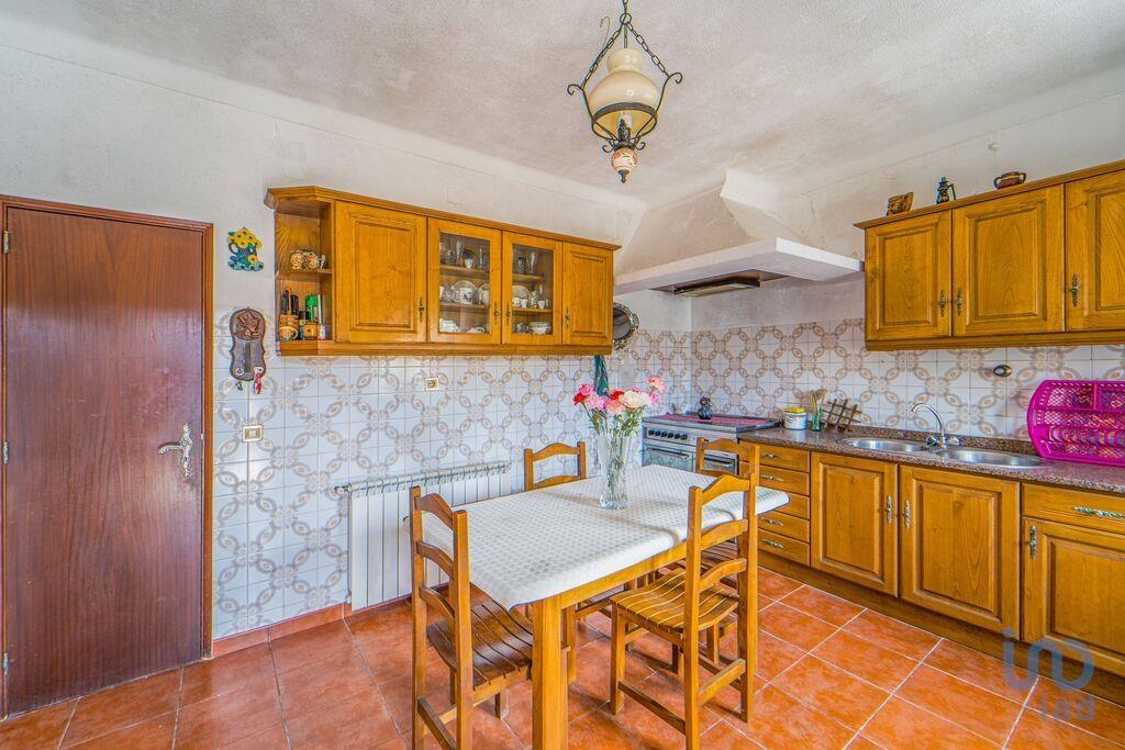 Home / Villa met 6 kamers in Alvarães met 318,00 m²