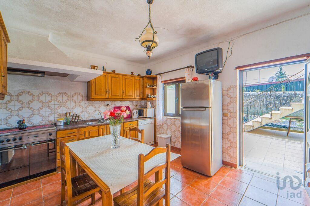 Home / Villa met 6 kamers in Alvarães met 318,00 m²