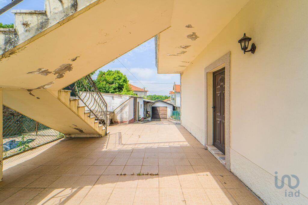 Home / Villa met 6 kamers in Alvarães met 318,00 m²