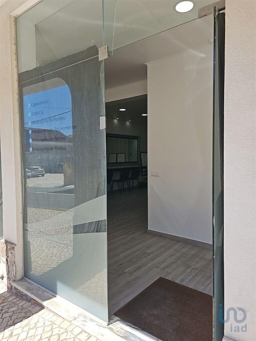 Boutique/Local commercial à Gaeiras de 248,00 m²