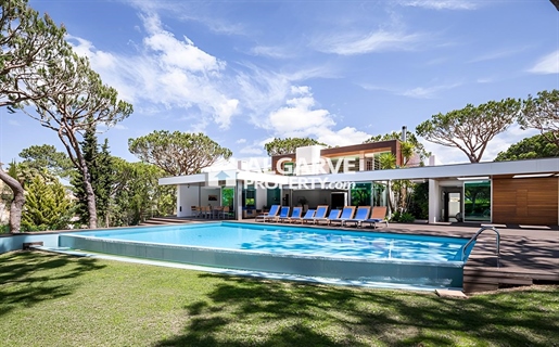Vilamoura- Magnificent 5 bed villa with stunning golf views