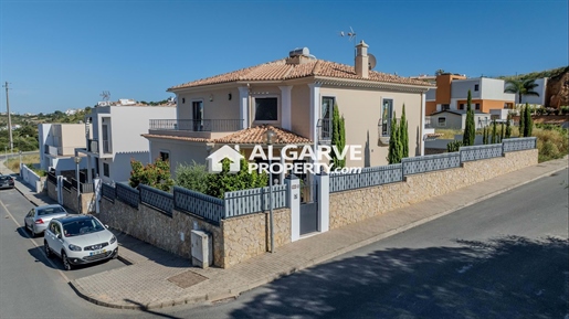 Fantastique villa de 4 chambres avec piscine près de la plage à Albufeira, Algarve