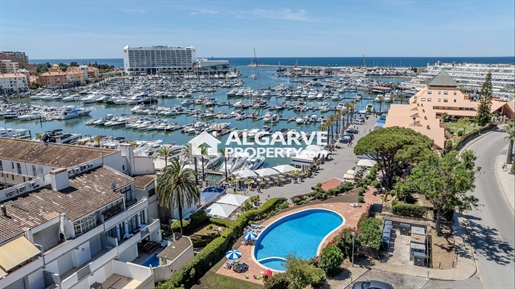 Magnificent two bedroom apartment in the first line of the Marina in Vilamoura, Algarve