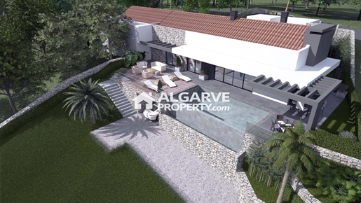Traditional villa with approved project for the construction of a 4 bedroom with pool near Boliqueim