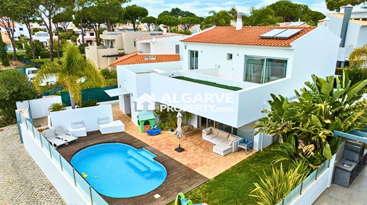 Villa de 4 chambres à vendre à Vilamoura, Algarve, avec piscine privée