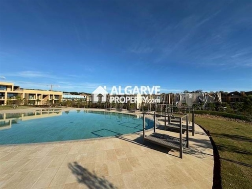 Appartement de 2 chambres dans un complexe de luxe à 500 mètres de la plage d'Altura, Algarve