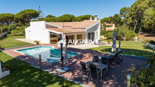 Charming 3 bedroom villa facing the prestigious Old Course in Vilamoura, Algarve