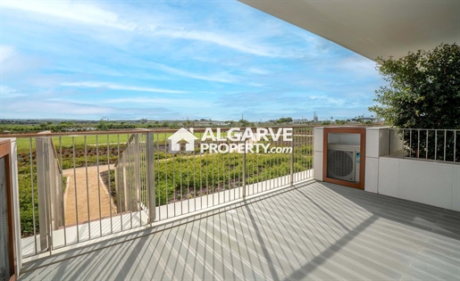 Appartement de luxe de 3 chambres face à la plage d'Armação de Pêra, Algarve