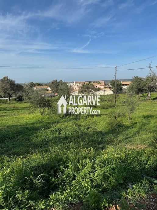 Building plot in the outskirts of Vilamoura