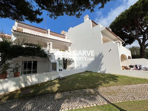 Apartamento T1+1 completamente renovado em Vale do Lobo, Algarve