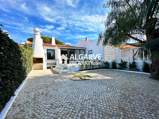 Completely renovated 2 bedroom villa just 2km from the beach and Marina in Vilamoura, Algarve