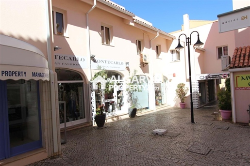 Espace commercial situé à Vilamoura Marina, Algarve