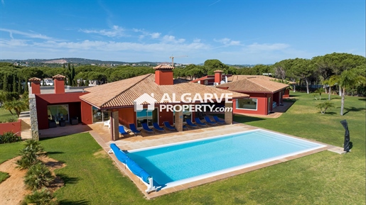 Luxury villa with total privacy surrounded by pine trees in a fenced plot of 6,009 sq.m.