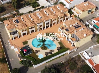 Luxury 4 bedroom villa with pool for sale in Faro, Algarve