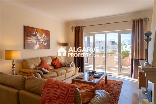 Lovely 3 bed townhouse close to Vitoria Golfe course just 5 km from the marina and the beach in Vila