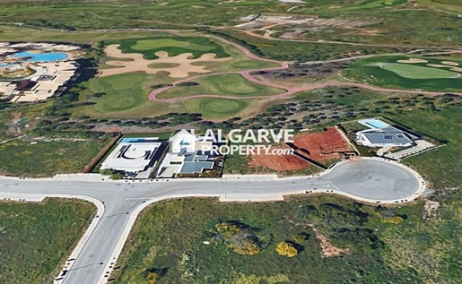 Plot of land next to the prestigious Victoria Gold Course in Vilamoura, Algarve