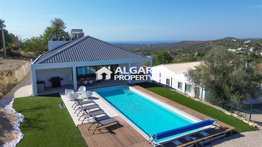 Four bedroom villa near Loulé, good access and panoramic country and sea views.