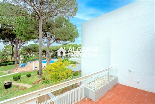 Apartamento T1+1 recentemente remodelado perto da Marina de Vilamoura, Algarve