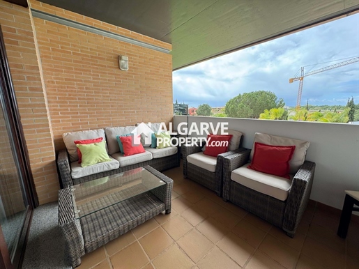 Luxe appartement met 2 slaapkamers in een prestigieus gebied met uitzicht op de golfbaan in Vilamou