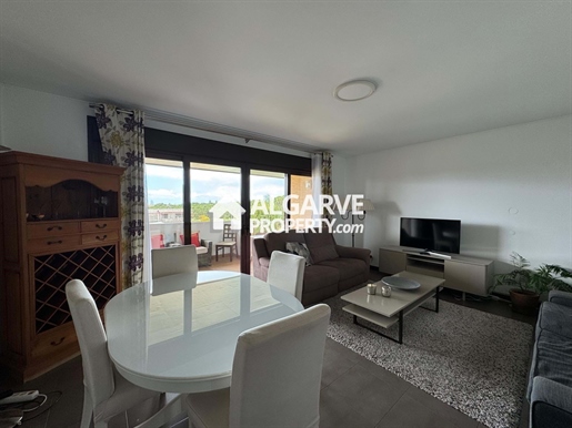 Luxe appartement met 2 slaapkamers in een prestigieus gebied met uitzicht op de golfbaan in Vilamou
