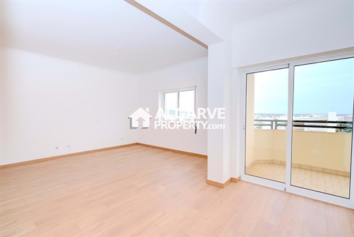 4 slaapkamer duplex appartement met privé zwembad te koop in het centrum van Faro, Algarve