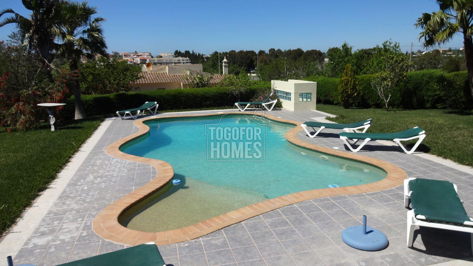 3 cottages with rental license, pool, land and commercial vineyard, near Espiche, West Algarve