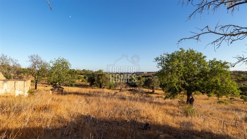 Investment Opportunity: Plot and Ruin with approved project near Olhão