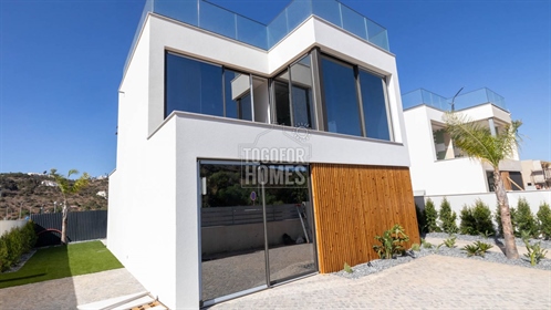 Moradias Contemporâneas de 3 Quartos com Roof Top Deck e Vistas Marina, Albufeira