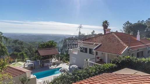 Landelijke villa met 5 slaapkamers, grote tuin, zwembad en uitzicht op zee, Monchique