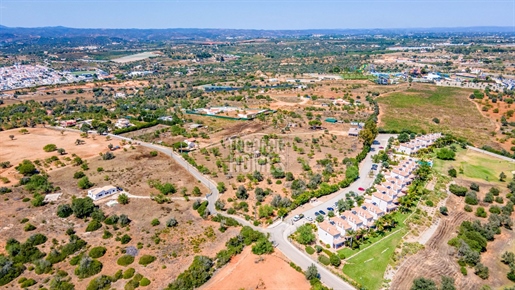 Grundstück mit Baugenehmigung für 18 Wohneinheiten, Lagoa, West Algarve