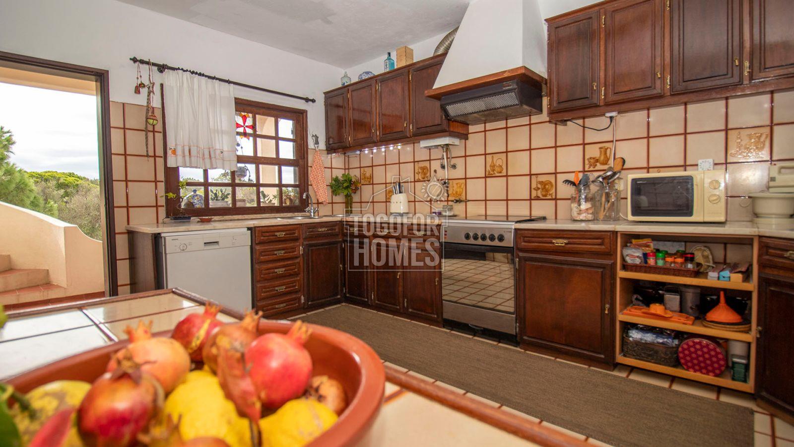 Elegante zweistöckige Villa mit 5 Schlafzimmern, Caramujeira, Nähe Carvoeiro