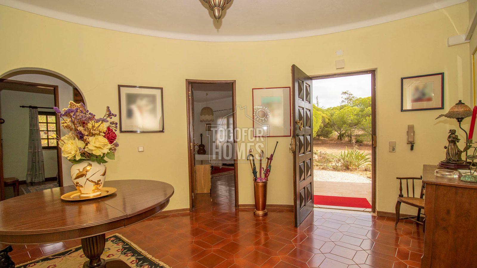 Elegante zweistöckige Villa mit 5 Schlafzimmern, Caramujeira, Nähe Carvoeiro