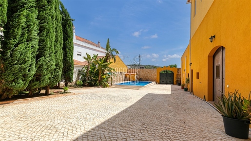 Historic 19 room townhouse with pool in the heart of the city of Silves, Algarve