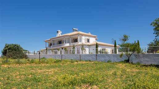 Villa élégante de 4 chambres avec un intérieur magnifique, Guia, Algarve central