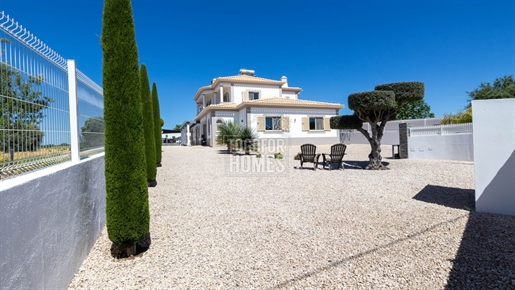 Elegante 4 Sz Villa mit wunderschönem Interieur, Guia, Zentral Algarve