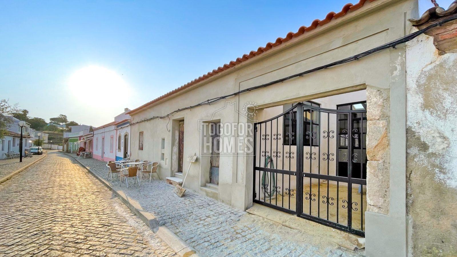 Maison de village entièrement rénovée dans un petit village près de Monchique et Marmelete