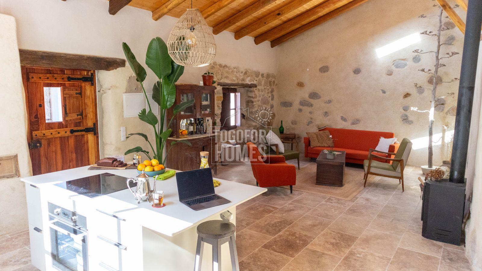 Maison de village entièrement rénovée dans un petit village près de Monchique et Marmelete