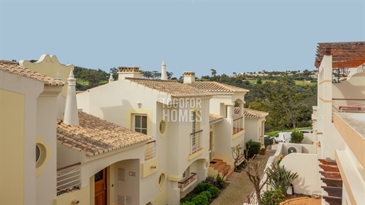 3 bedroom townhouse in golf resort, with communal pool and resort facilities, Budens