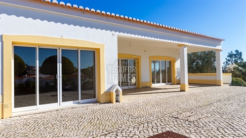 Commercieel vastgoed te koop, restaurant, winkel of schoonheidsspecialisten in Vale do Milho, Carvo